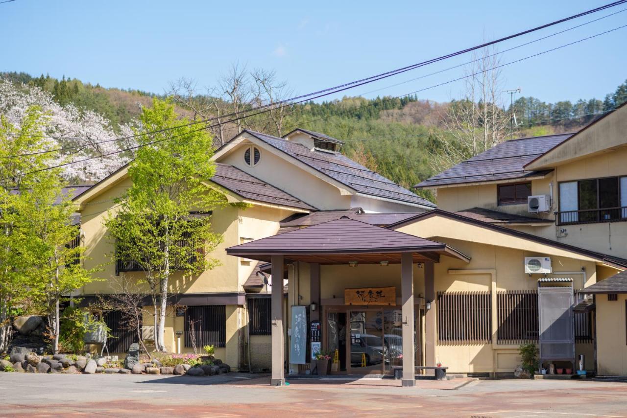 Onogawa Onsen Kajikaso Hotel Yonezawa Buitenkant foto